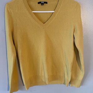 UniqloV-Neck 100% cashmere Yellow Sweater Cottagecore Quiet luxury‎ women’s S